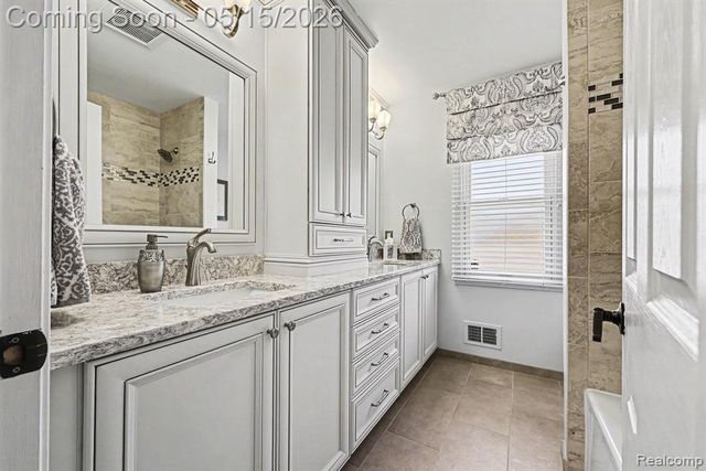 11921 Raintree Court, Utica, MI 48315
