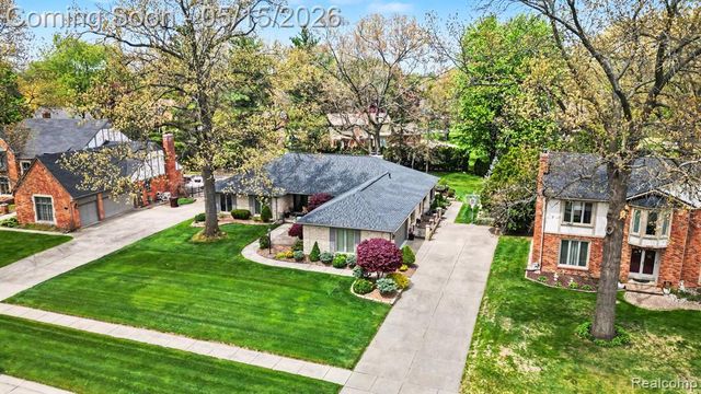 11921 Raintree Court, Utica, MI 48315