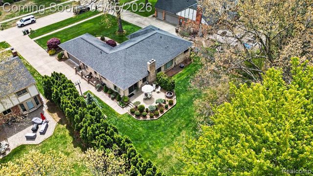 11921 Raintree Court, Utica, MI 48315