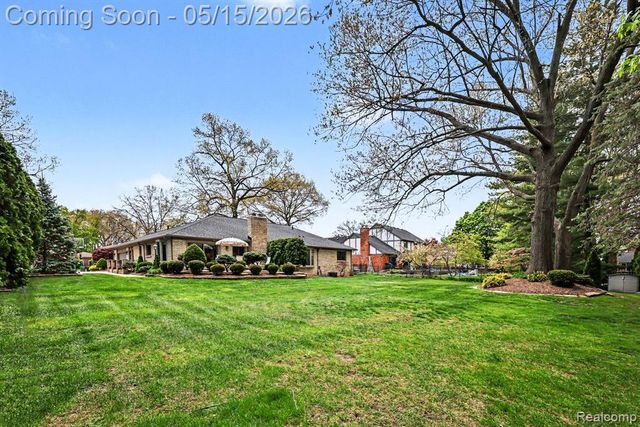 11921 Raintree Court, Utica, MI 48315