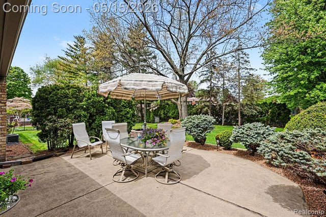11921 Raintree Court, Utica, MI 48315