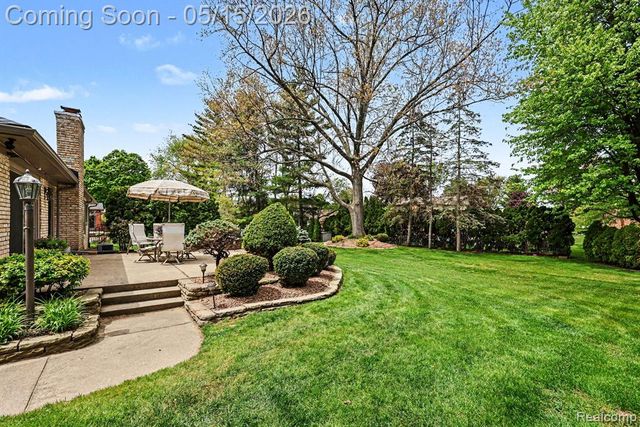 11921 Raintree Court, Utica, MI 48315