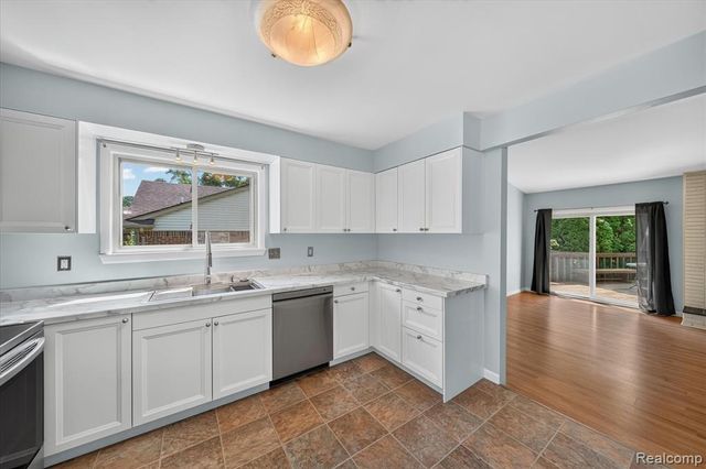 2370 Norton Road, Rochester Hills, MI 48307