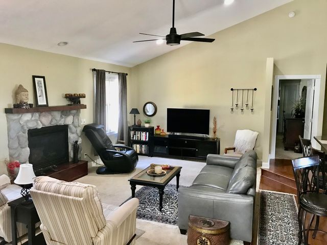 102 Field Street, White Pigeon, MI 49099