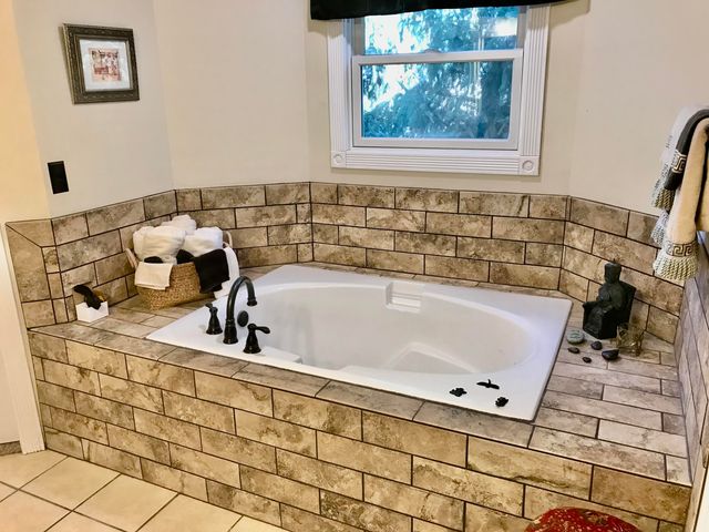 102 Field Street, White Pigeon, MI 49099