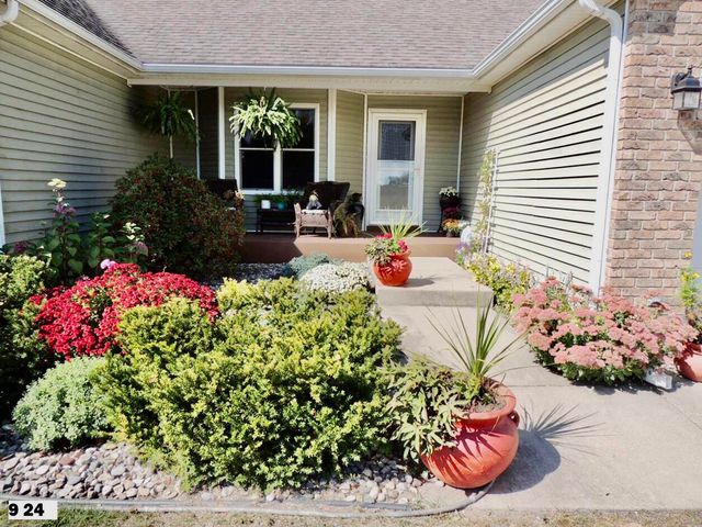 102 Field Street, White Pigeon, MI 49099