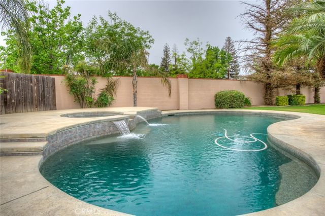 1507 Cromerton, Bakersfield, CA 93311