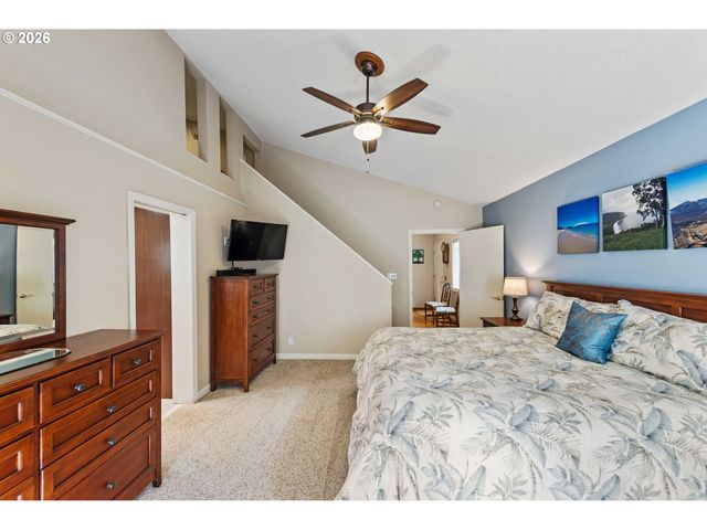 2058 Cedar Ct, North Bend, OR 97459