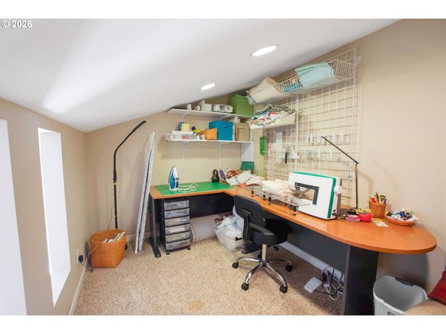 2058 Cedar Ct, North Bend, OR 97459