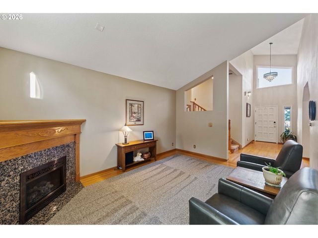 2058 Cedar Ct, North Bend, OR 97459