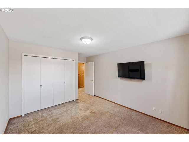 2058 Cedar Ct, North Bend, OR 97459