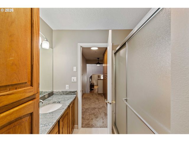 2058 Cedar Ct, North Bend, OR 97459