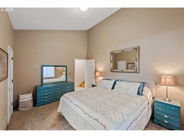 2058 Cedar Ct, North Bend, OR 97459