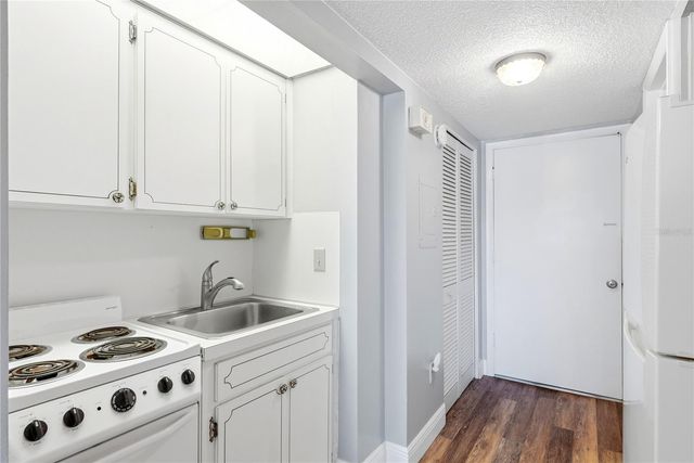 4725 COVE CIRCLE 306, St Petersburg, FL 33708