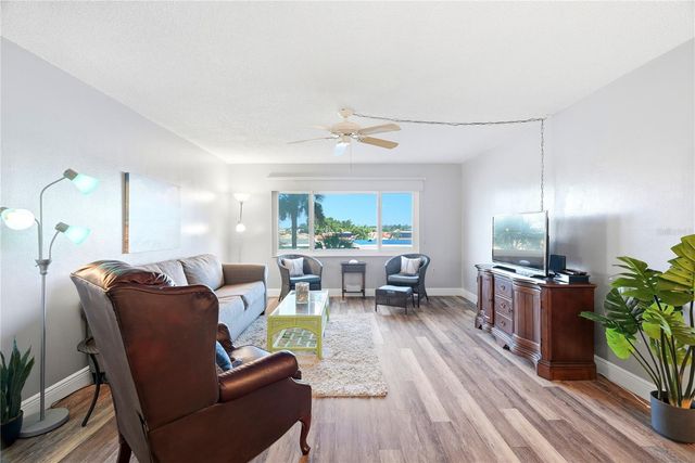 4725 COVE CIRCLE 306, St Petersburg, FL 33708