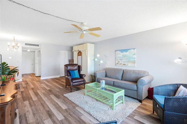 4725 COVE CIRCLE 306, St Petersburg, FL 33708