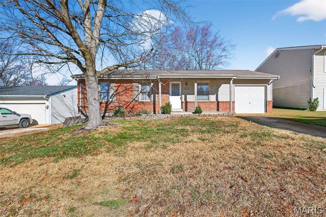5409 Winthrop Drive, High Ridge, MO 63049