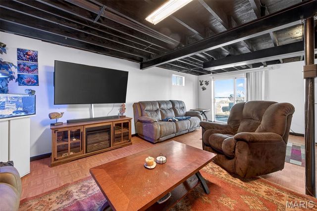 5409 Winthrop Drive, High Ridge, MO 63049