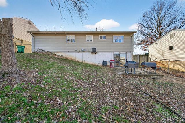 5409 Winthrop Drive, High Ridge, MO 63049