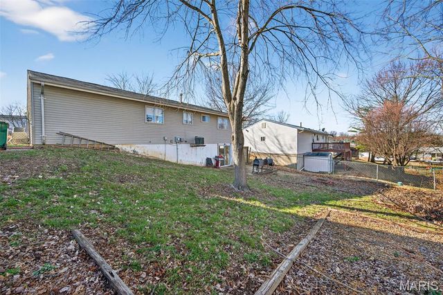 5409 Winthrop Drive, High Ridge, MO 63049