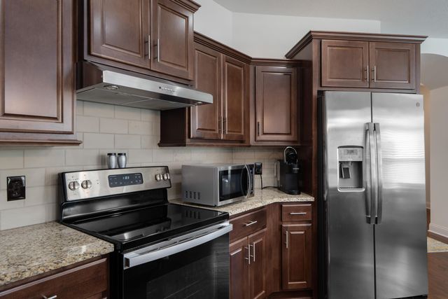 6188 Deer Cliff Road, Dublin, OH 43017