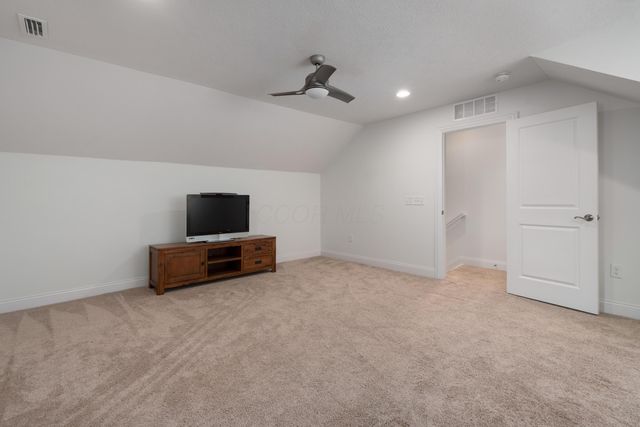 6188 Deer Cliff Road, Dublin, OH 43017