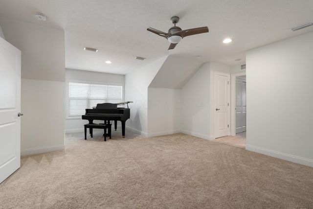 6188 Deer Cliff Road, Dublin, OH 43017
