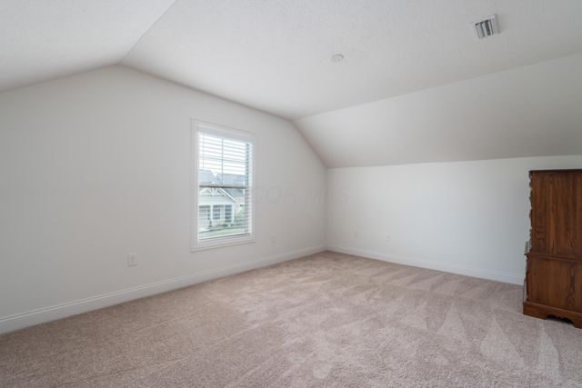 6188 Deer Cliff Road, Dublin, OH 43017