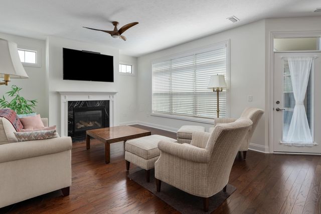 6188 Deer Cliff Road, Dublin, OH 43017