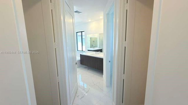 19708 NE 14th Avenue, Miami, FL 33179