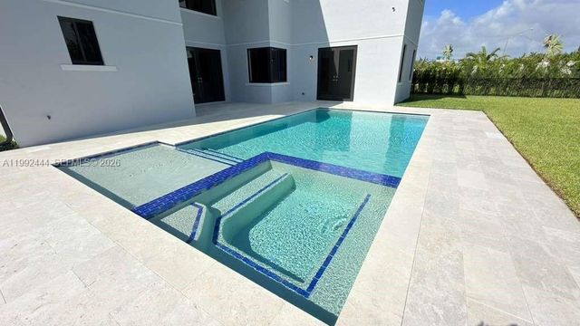 19708 NE 14th Avenue, Miami, FL 33179