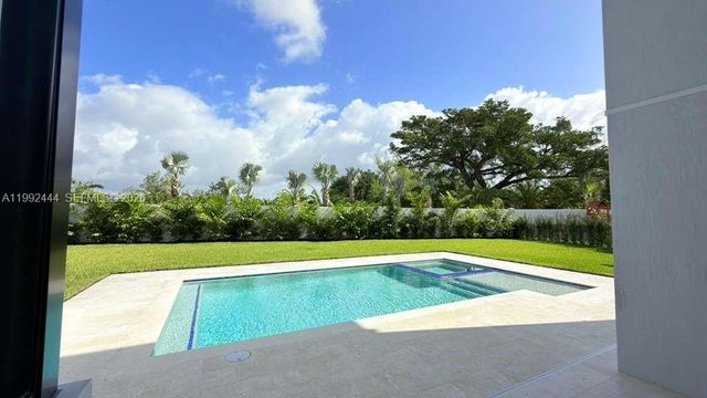 19708 NE 14th Avenue, Miami, FL 33179