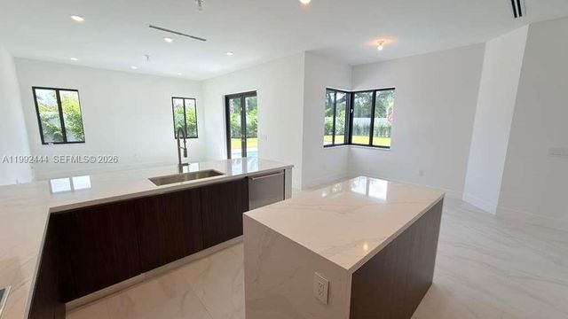 19708 NE 14th Avenue, Miami, FL 33179