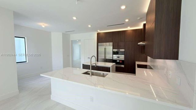 19708 NE 14th Avenue, Miami, FL 33179