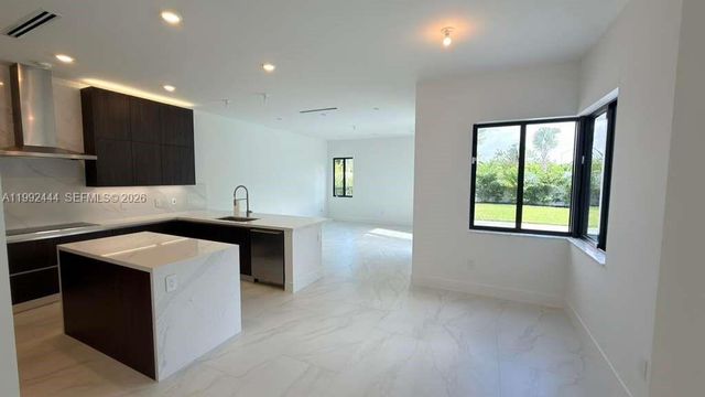 19708 NE 14th Avenue, Miami, FL 33179
