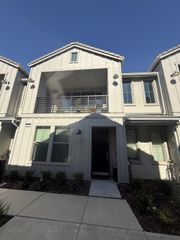 2815 E Tamarind Drive, Fresno, CA 93730
