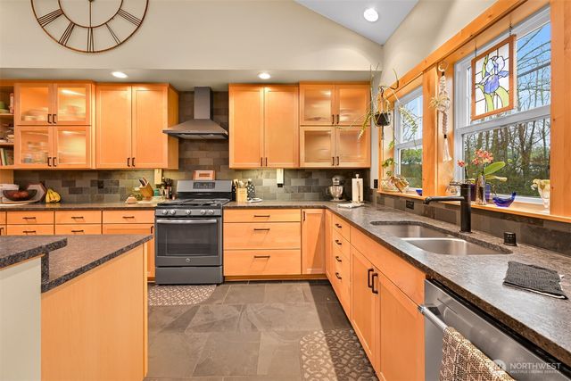 5592 Parkridge Place, Sedro Woolley, WA 98284