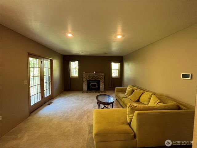 22421 100th Avenue SE, Kent, WA 98031