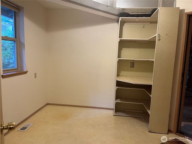 22421 100th Avenue SE, Kent, WA 98031