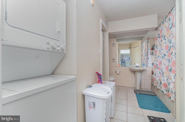 680 GENEVA DR #7, Mechanicsburg, PA 17055