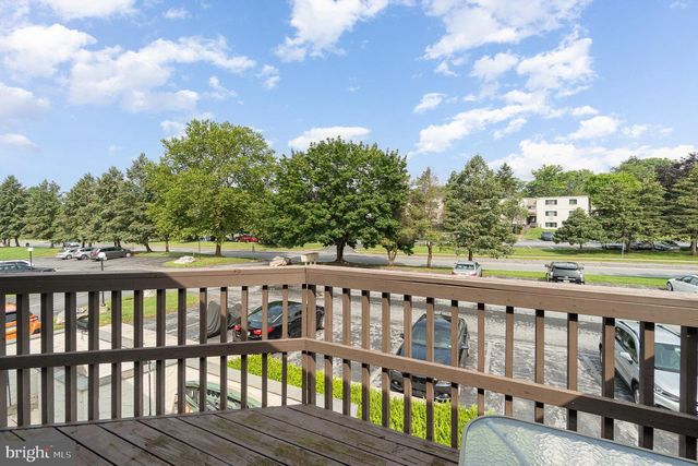 680 GENEVA DR #7, Mechanicsburg, PA 17055