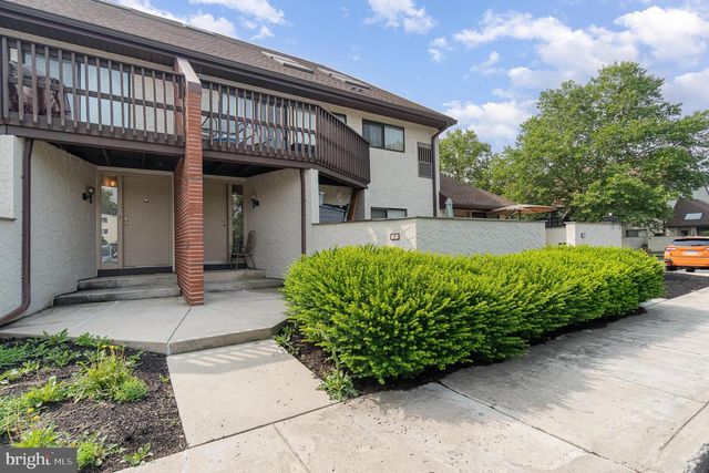 680 GENEVA DR #7, Mechanicsburg, PA 17055