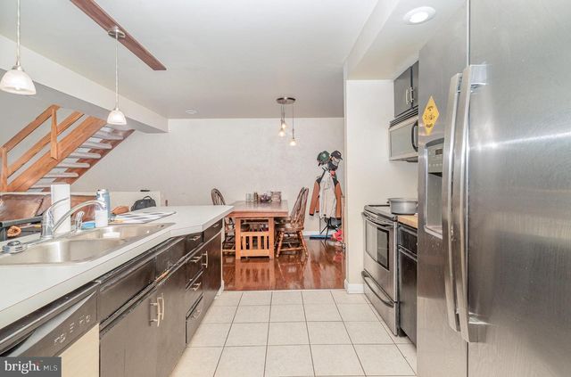 680 GENEVA DR #7, Mechanicsburg, PA 17055