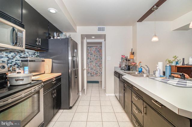 680 GENEVA DR #7, Mechanicsburg, PA 17055