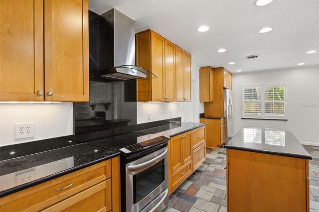 1711 CHESTNUT AVENUE, Winter Park, FL 32789