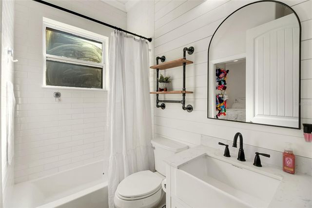 1102 MYRTLE BREEZES COURT, Fruitland Park, FL 34731