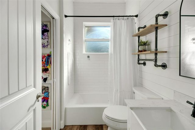 1102 MYRTLE BREEZES COURT, Fruitland Park, FL 34731