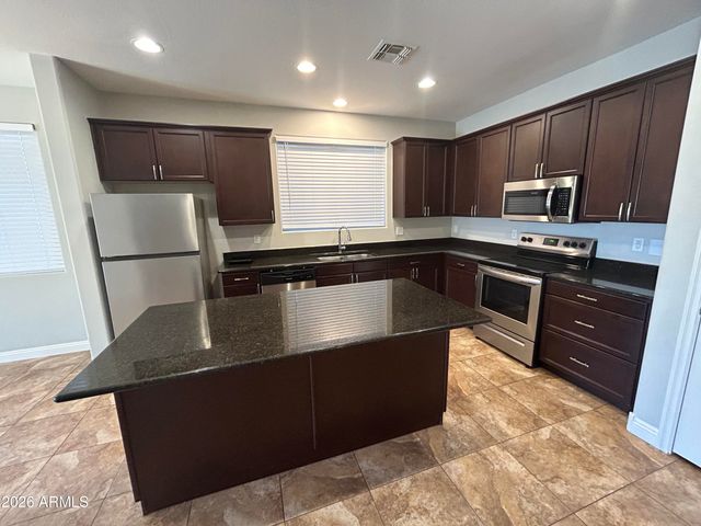 1806 W PAISLEY Drive, San Tan Valley, AZ 85144