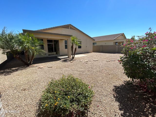 1806 W PAISLEY Drive, San Tan Valley, AZ 85144