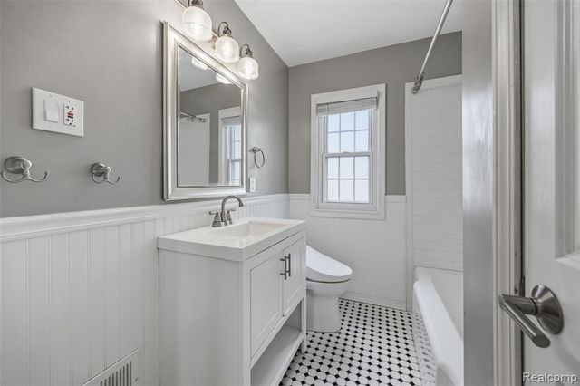 240 N Highland Street, Dearborn, MI 48128